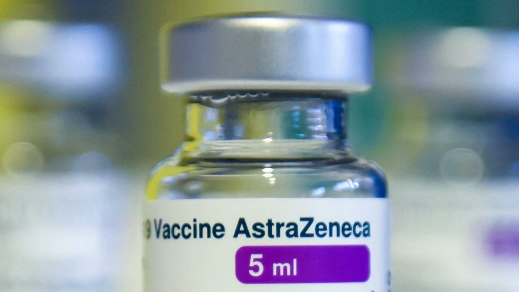 У вакцины против коронавируса Astrazeneca плохой имидж - немецкий врач предлагает записаться на прививку через объявления на eBay