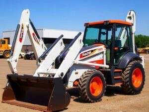 Аренда экскаватора-погрузчика: как выбрать технику, не переплатить и выполнить работу быстрее